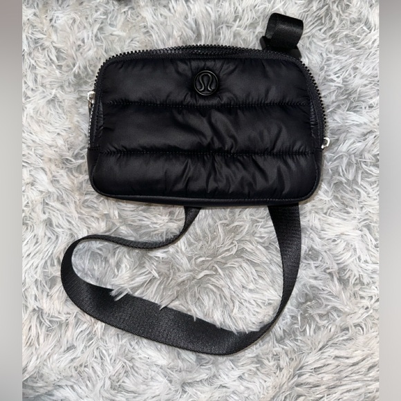 lululemon athletica Handbags - Lululemon Belt Bag- Wunder Puff 👝